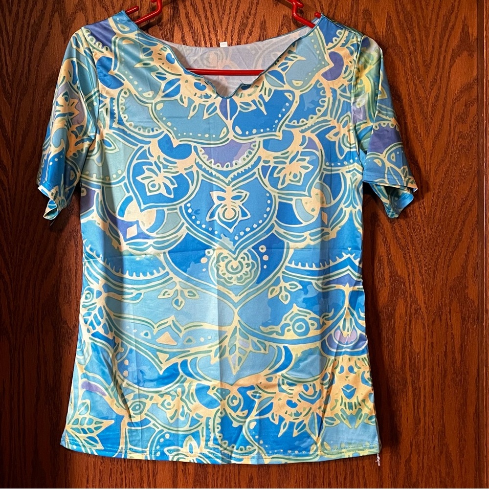 NWOT Women's polyester tunic top - small (blue and yellow)